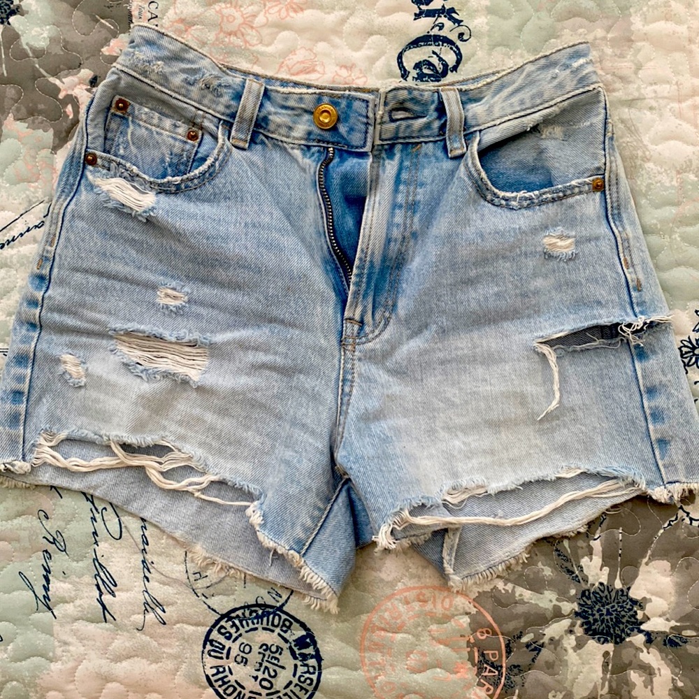 These shorts brand new, and very comfortable! perfect for the summer time